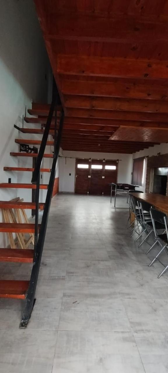Chalet con pileta quincho y asador para 10 personas