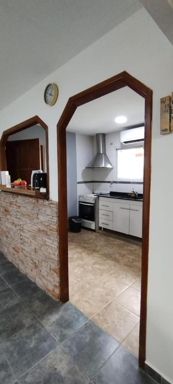 Chalet con pileta quincho y asador para 10 personas