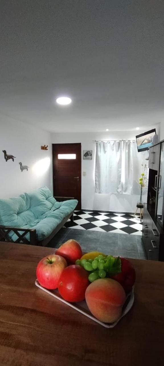Chalet con pileta quincho y asador para 10 personas