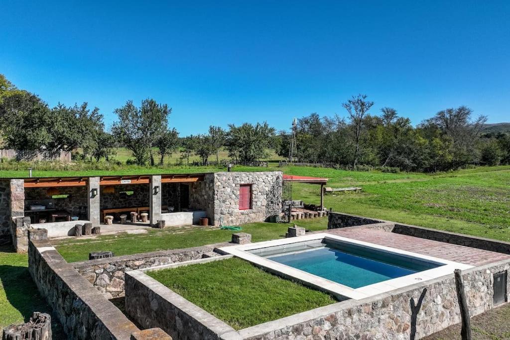 Golf a 600 mts, Piscina, Parrilla, Jardín, Vistas y WIFI