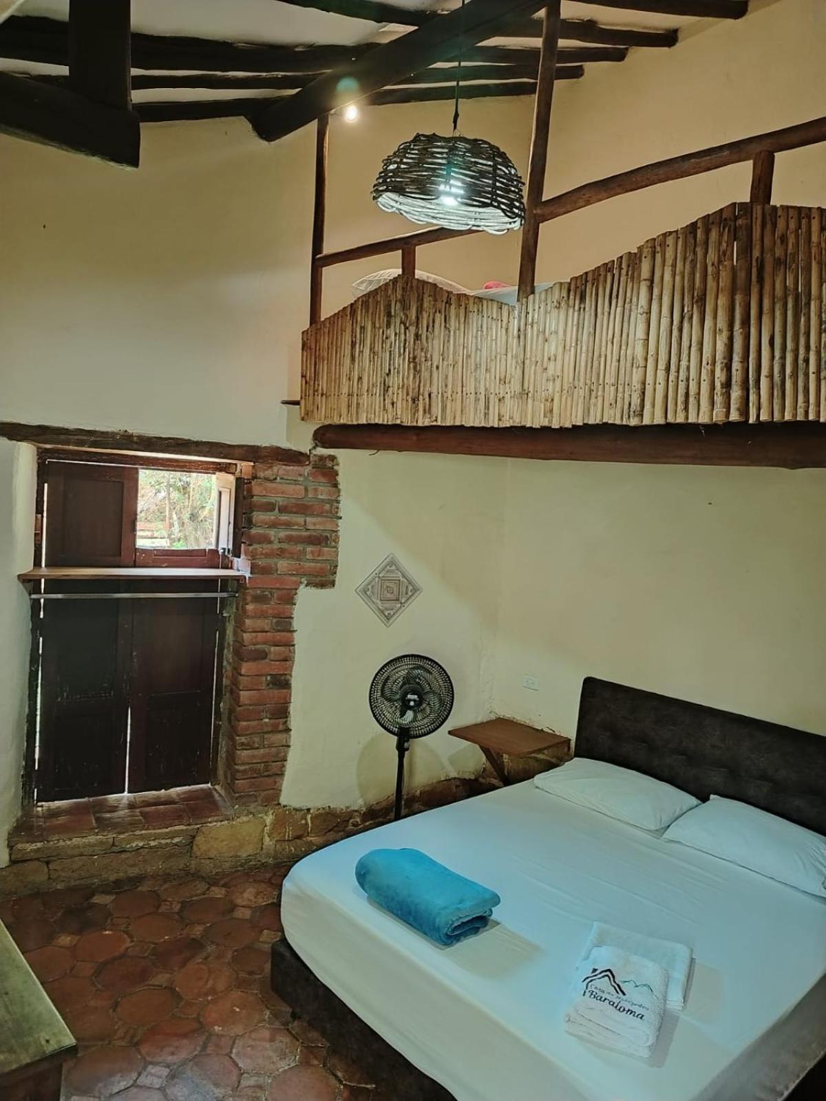 Hostal Baraloma Cerca Al Parque, Con Parqueadero Privado