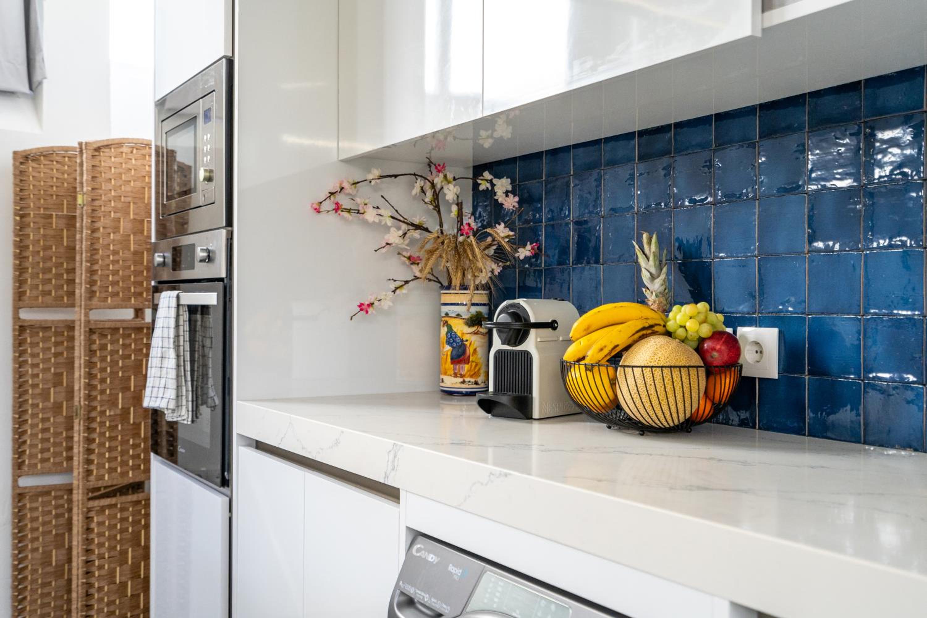 Host Wise - Elegant Loft with Historic Charm & Terrace