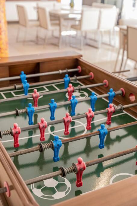 Mansão quadra de tênis, sala jogos, serv completo
