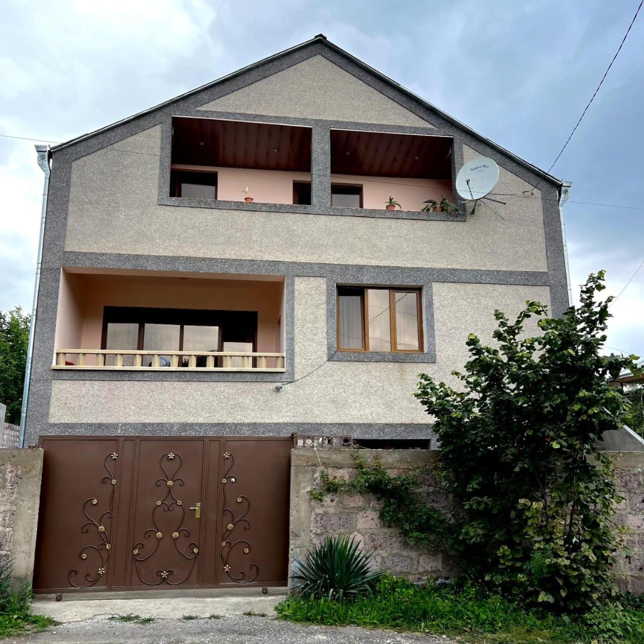 Nais House in DILIJAN