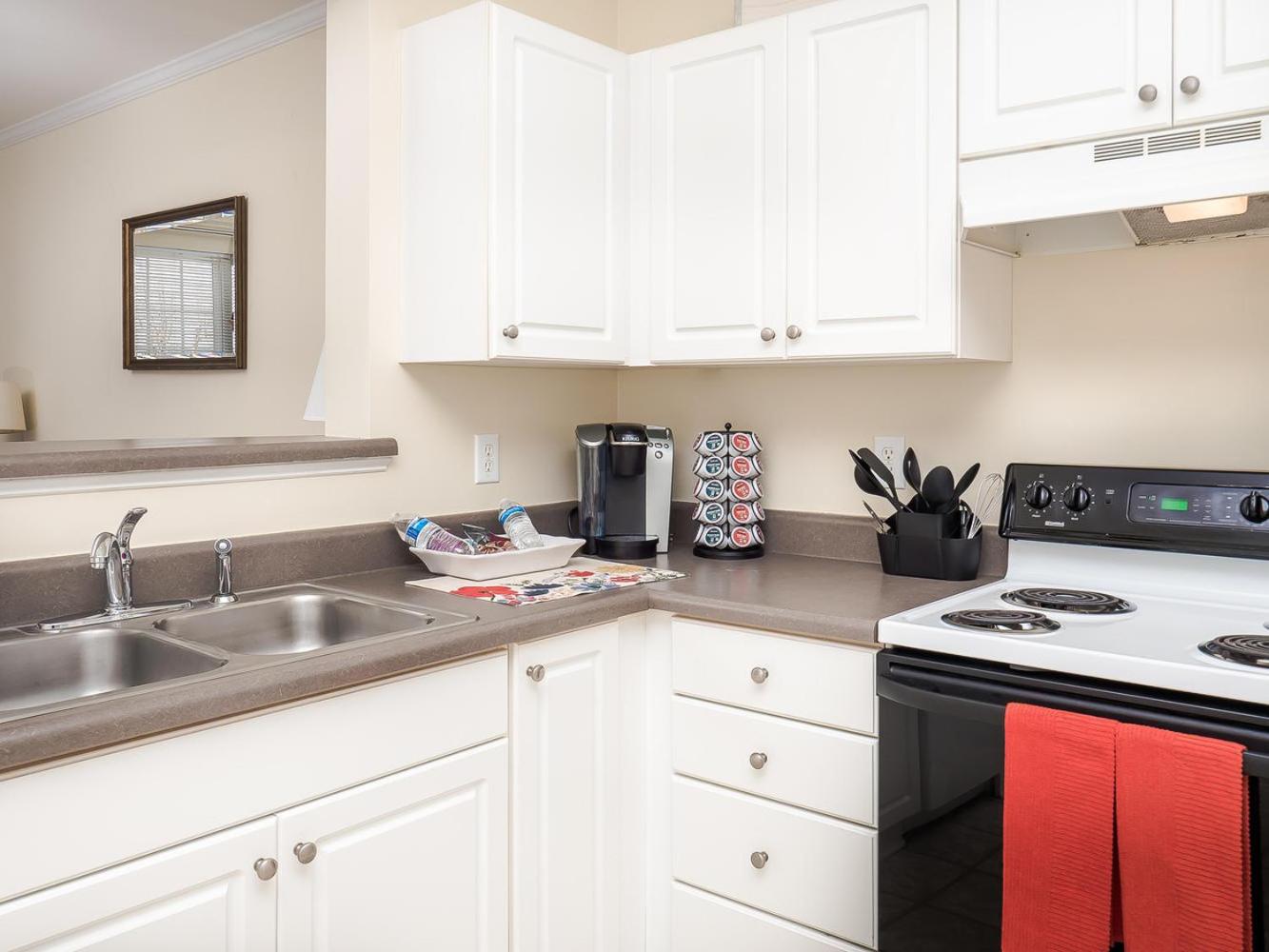 Perfect Townhome with all the necessities view 3