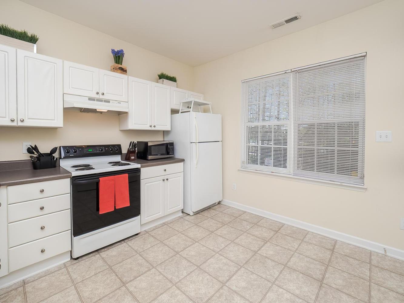 Perfect Townhome with all the necessities view 2
