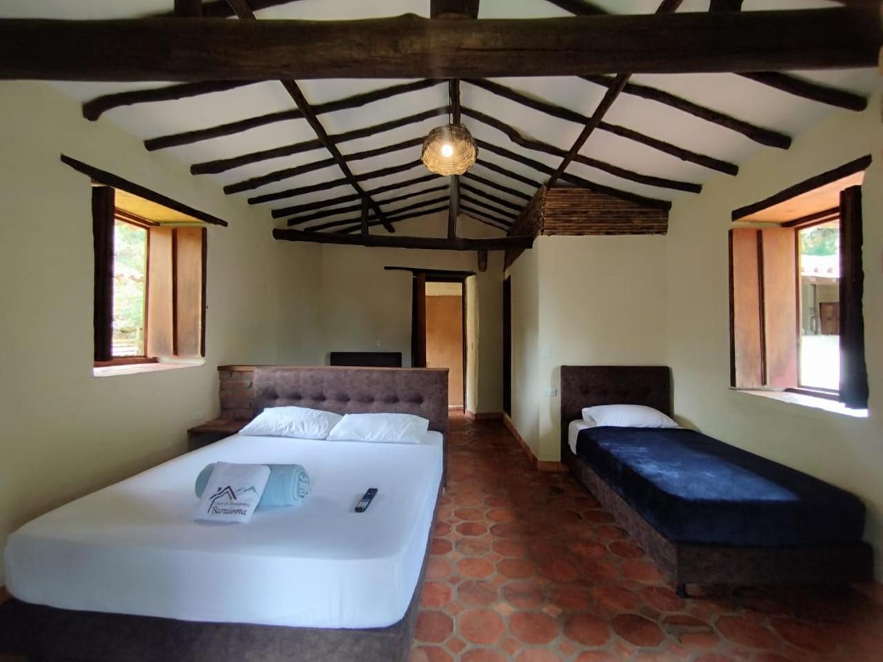 Hostal Baraloma Cerca Al Parque, Con Parqueadero Privado