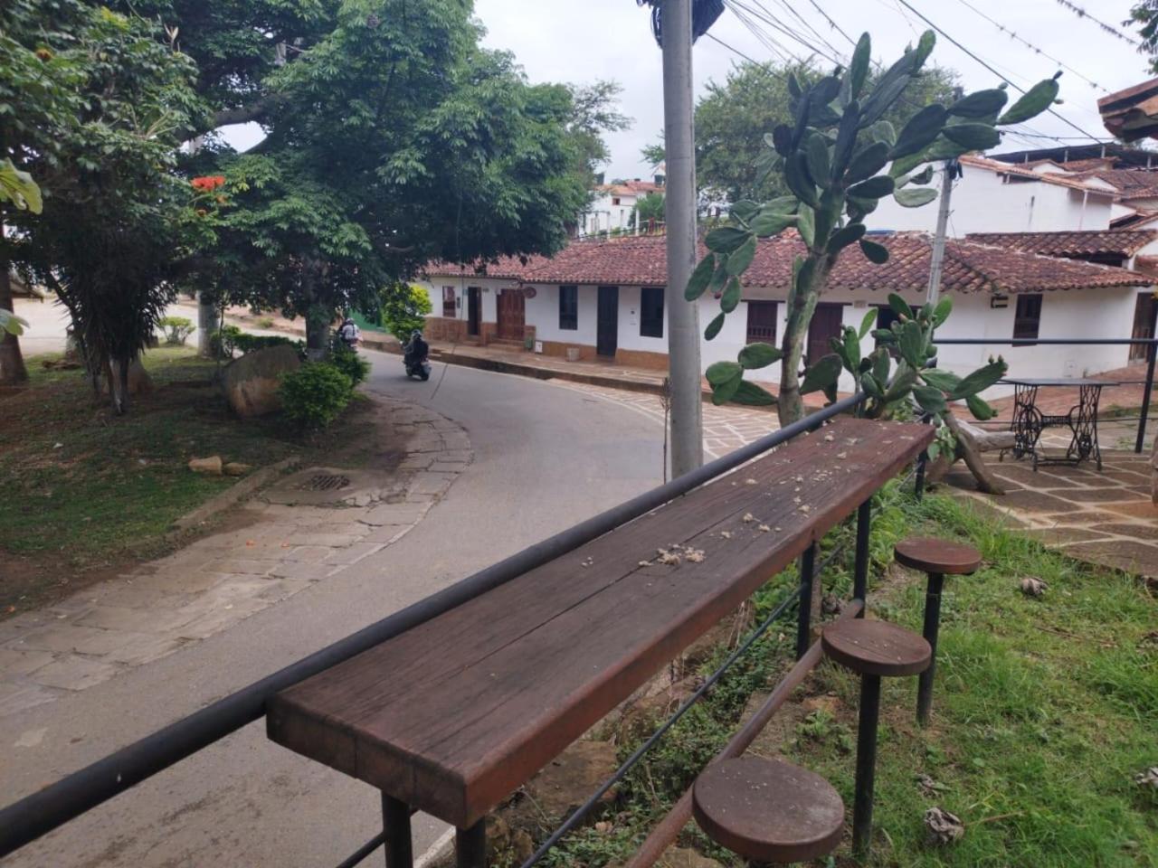 Hostal Baraloma Cerca Al Parque, Con Parqueadero Privado