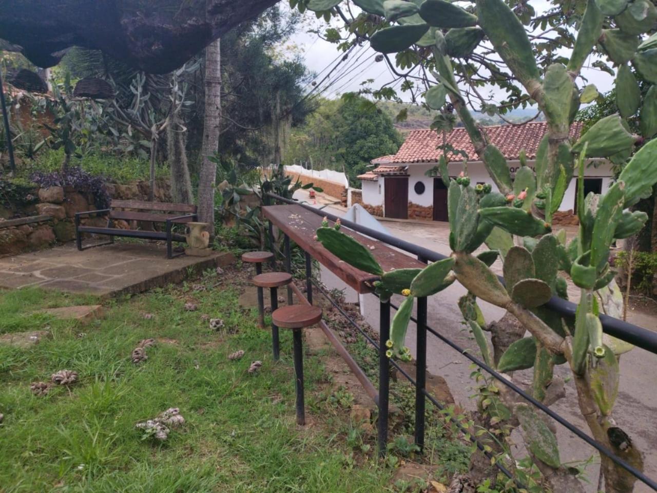 Hostal Baraloma Cerca Al Parque, Con Parqueadero Privado