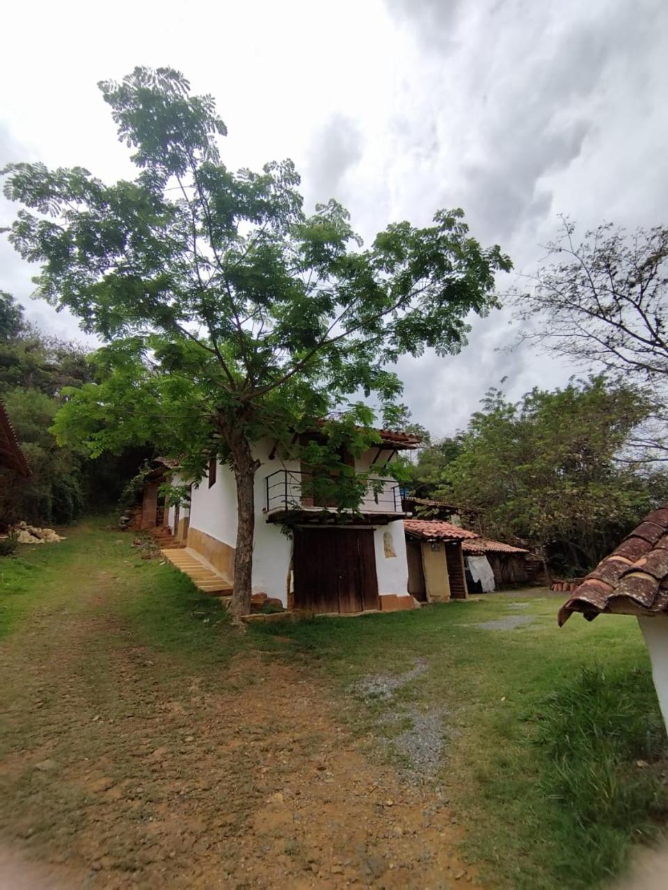 Hostal Baraloma Cerca Al Parque, Con Parqueadero Privado