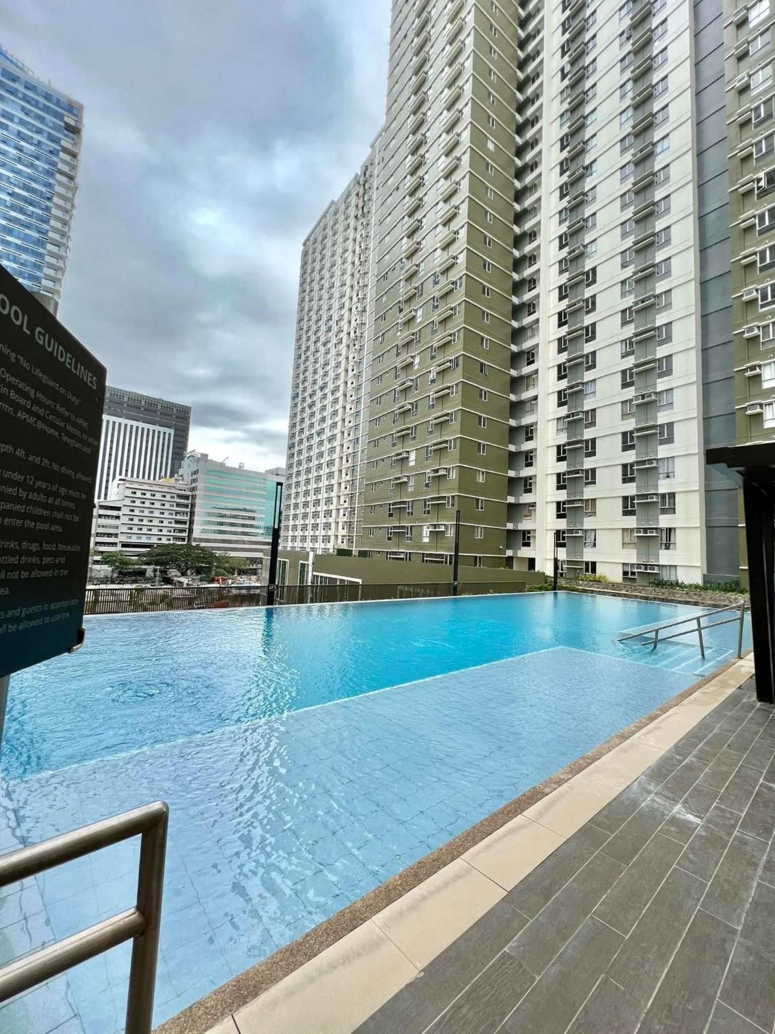Fully Furnished Studio Unit at Avida Riala with Fast WIFI and Netflix