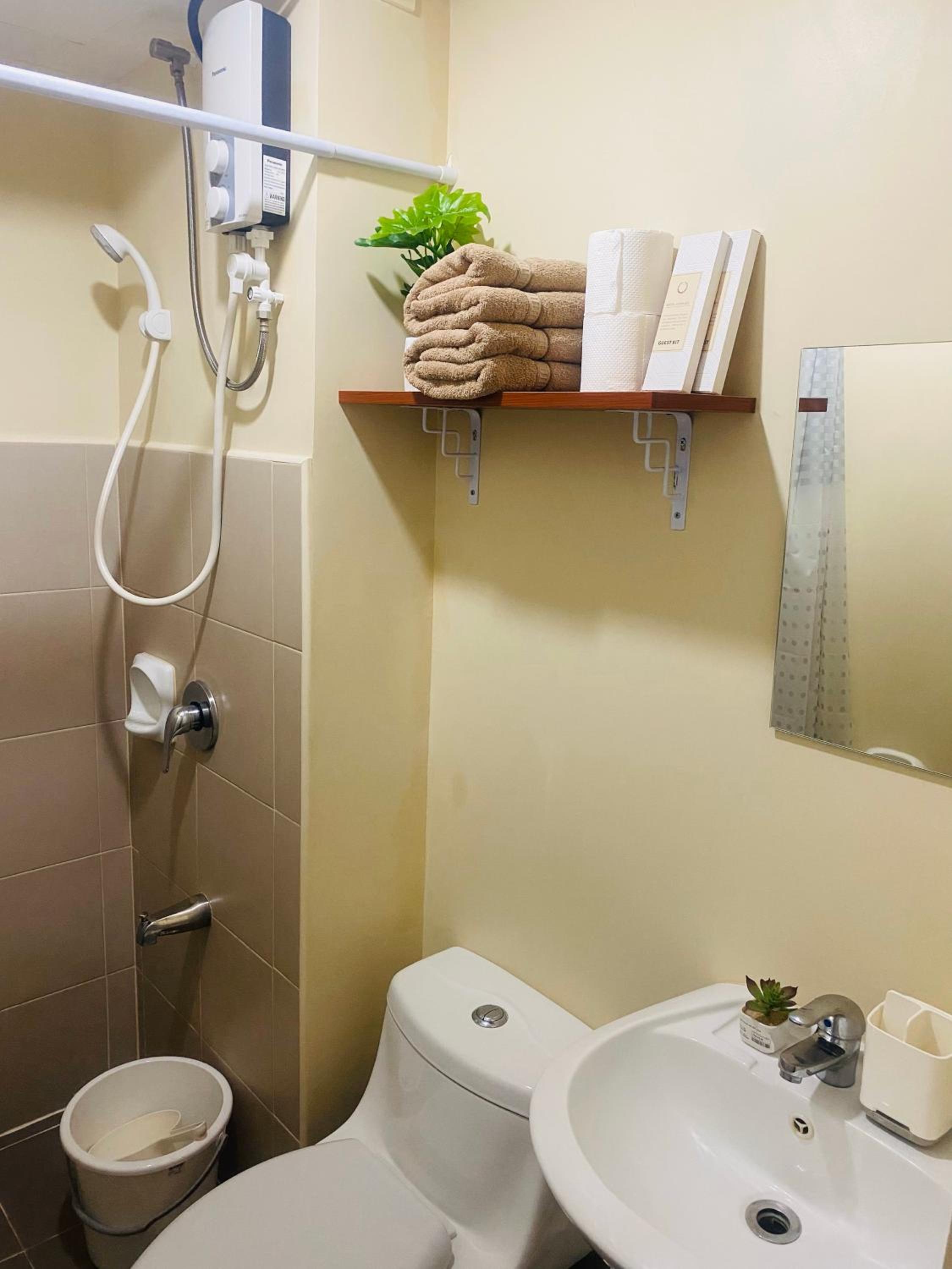 Fully Furnished Studio Unit at Avida Riala with Fast WIFI and Netflix