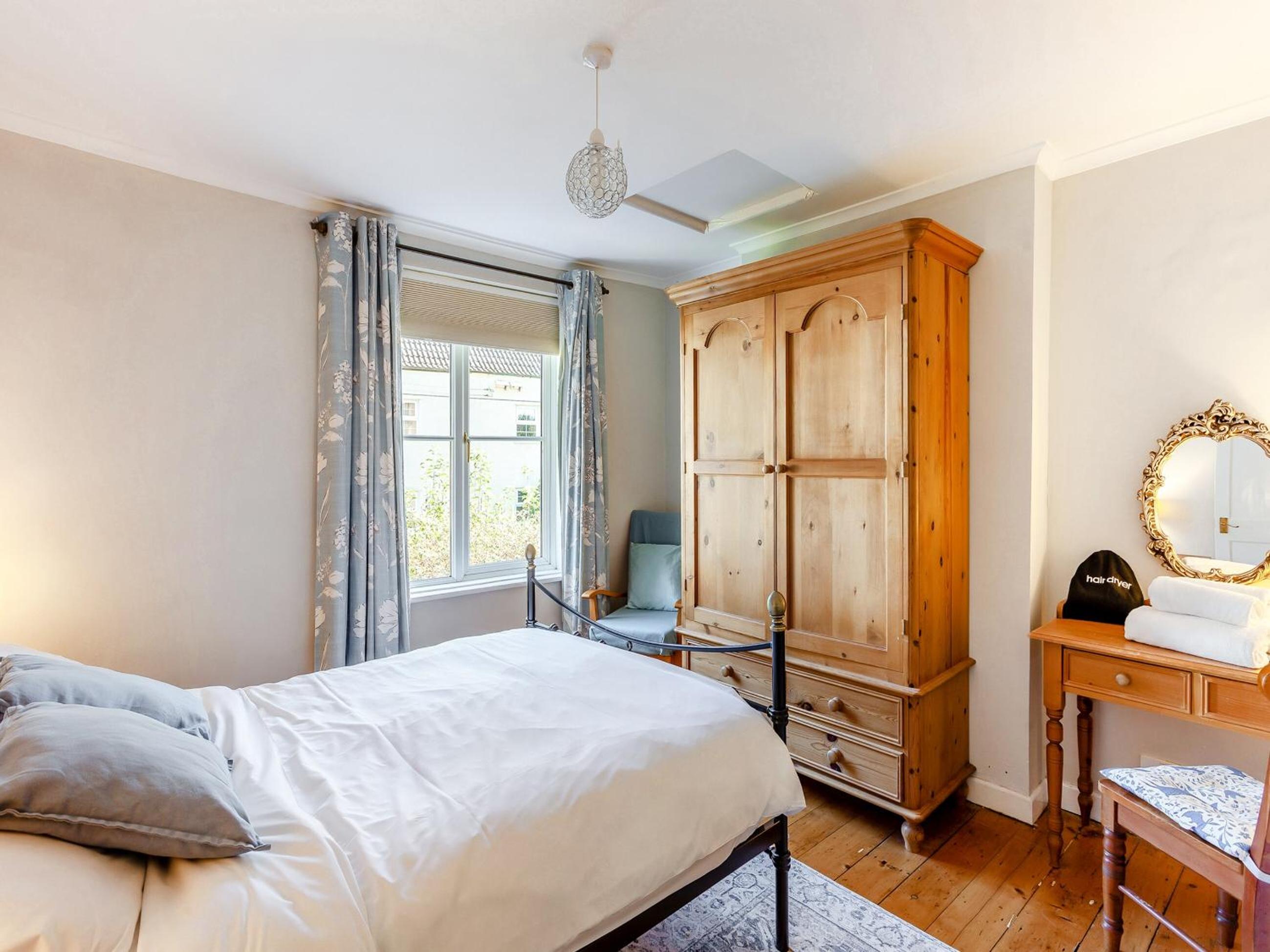 Hillview Cottage