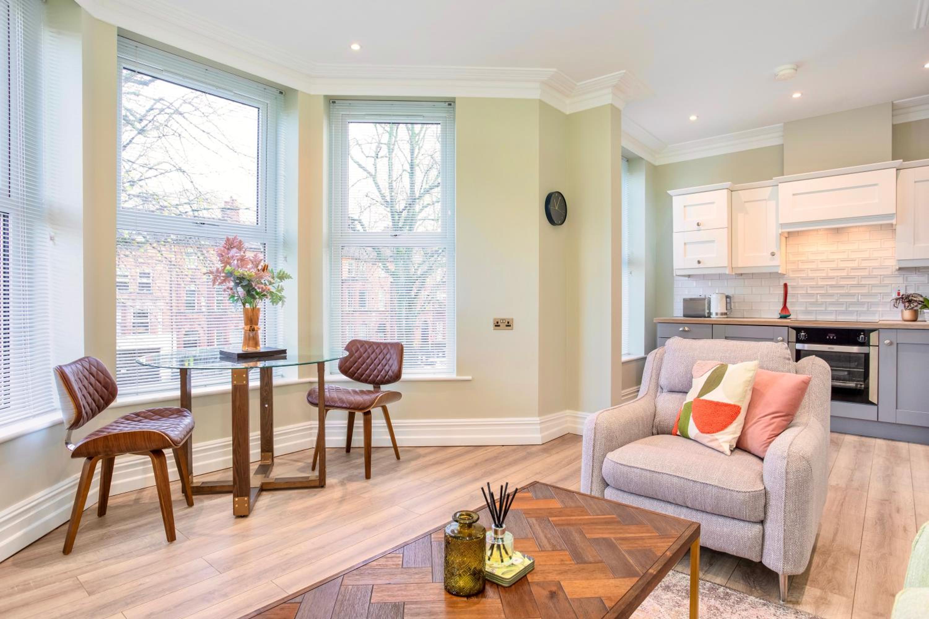 5 Star - The Ulsterville Residences - Free On-site Parking view 2