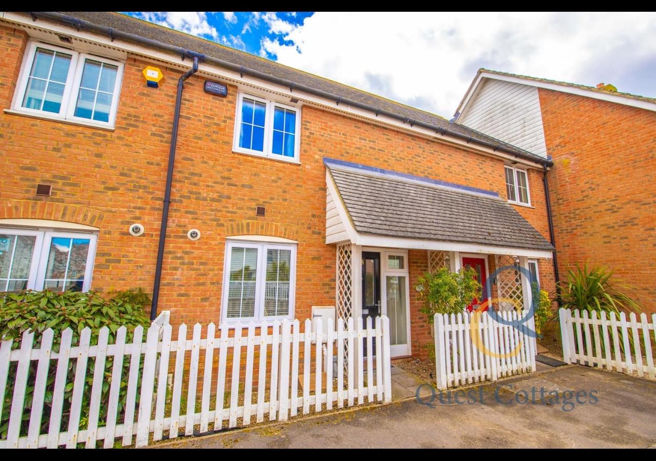 Beachside Cottage - Camber Sands, East Sussex - Close to beach view 2