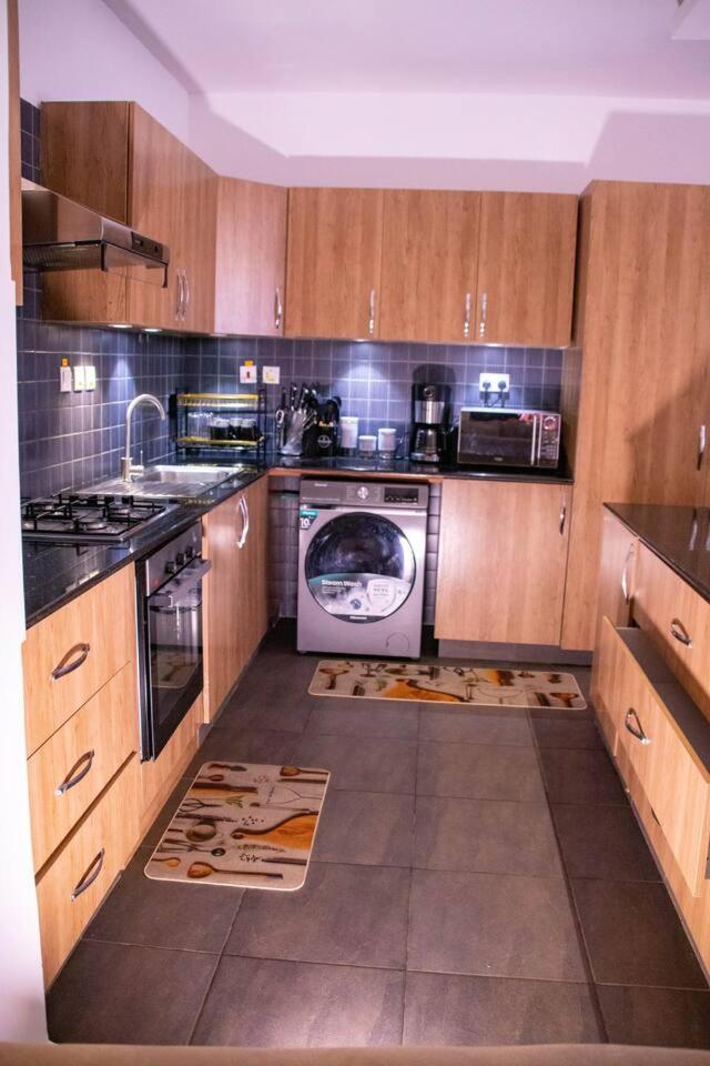 UN Accredited 2br3BedsPoolGymFullPower Backup70inchTv view 3