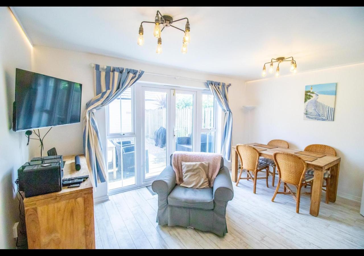 Beachside Cottage - Camber Sands, East Sussex - Close to beach view 4