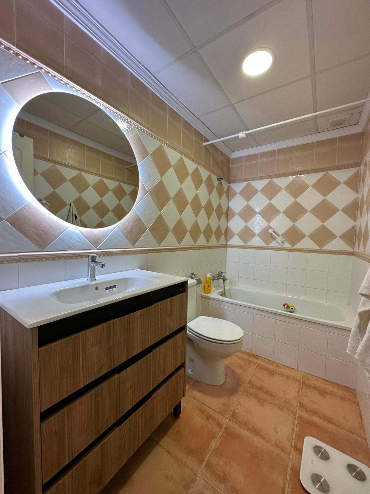 Amplio y familiar apartamento en Marbella