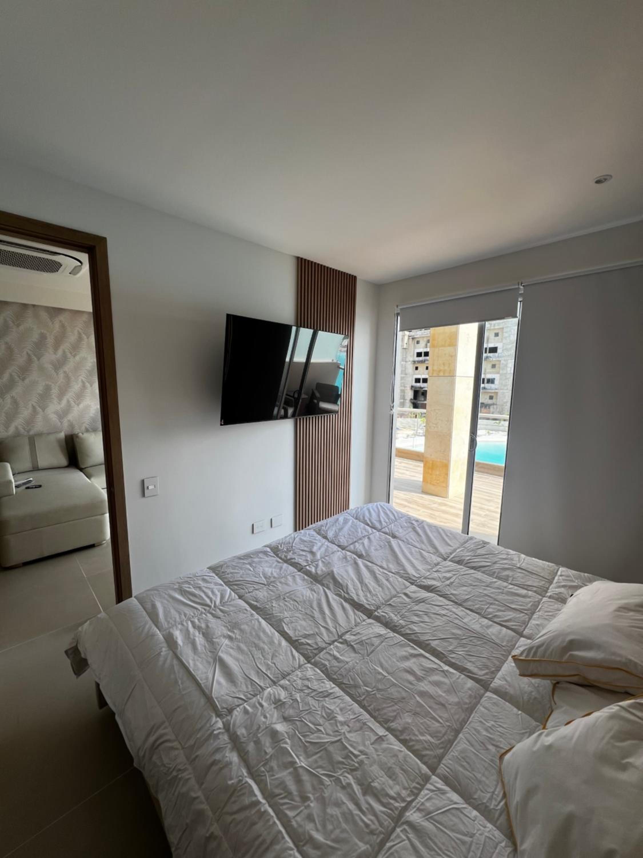 Lujoso Apartamento en Baia Kristal - Frente a la Playa Artificial Más Grande de Colombia