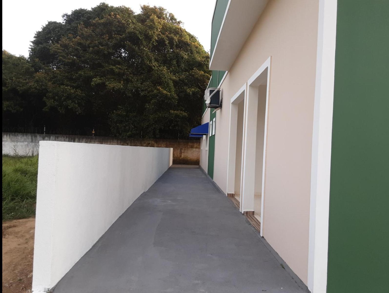 Casa espaçosa churrasqueira Wi-Fi há 2km do centro