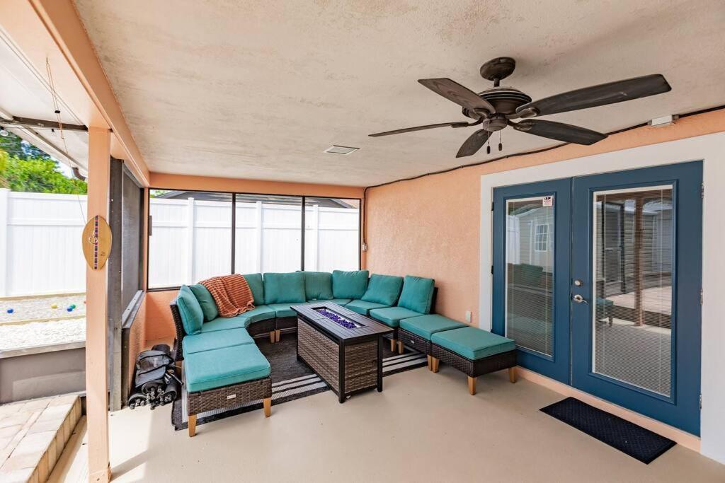 Grinning Gecko 4Bdr3Bath NEW Pool House, Heated Salt Pool, Indoor-Outdoor Kitchen and Fireplaces, Putting Green, Bocce Court-Within 6 miles of AMI