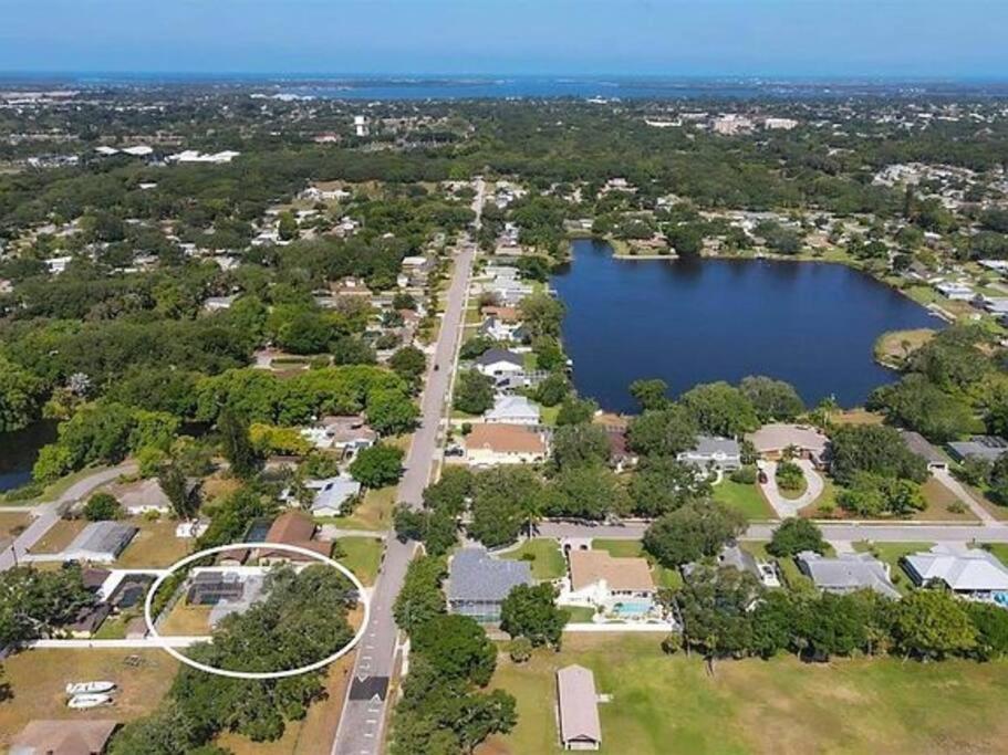 Grinning Gecko 4Bdr3Bath NEW Pool House, Heated Salt Pool, Indoor-Outdoor Kitchen and Fireplaces, Putting Green, Bocce Court-Within 6 miles of AMI