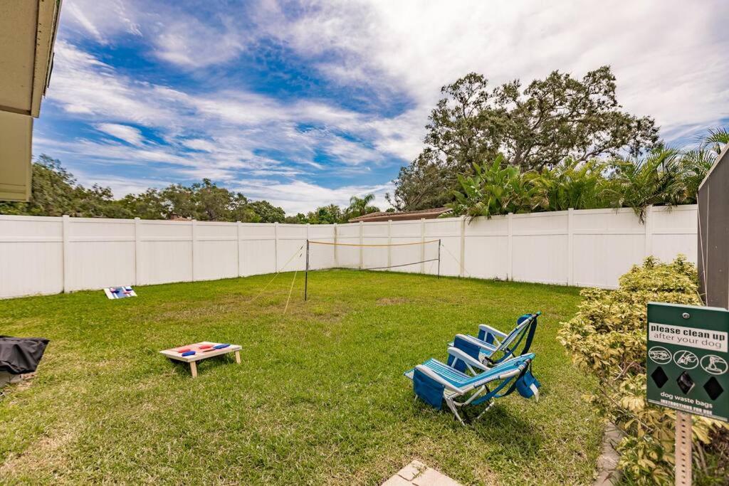 Grinning Gecko 4Bdr3Bath NEW Pool House, Heated Salt Pool, Indoor-Outdoor Kitchen and Fireplaces, Putting Green, Bocce Court-Within 6 miles of AMI
