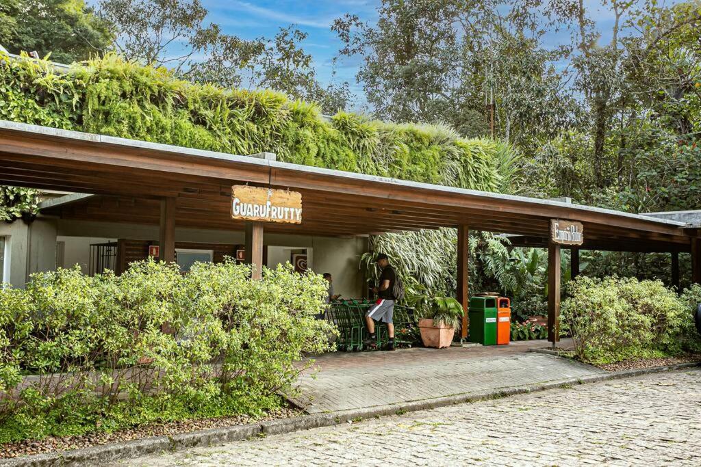 Casa espetacular e completa no condomínio Iporanga