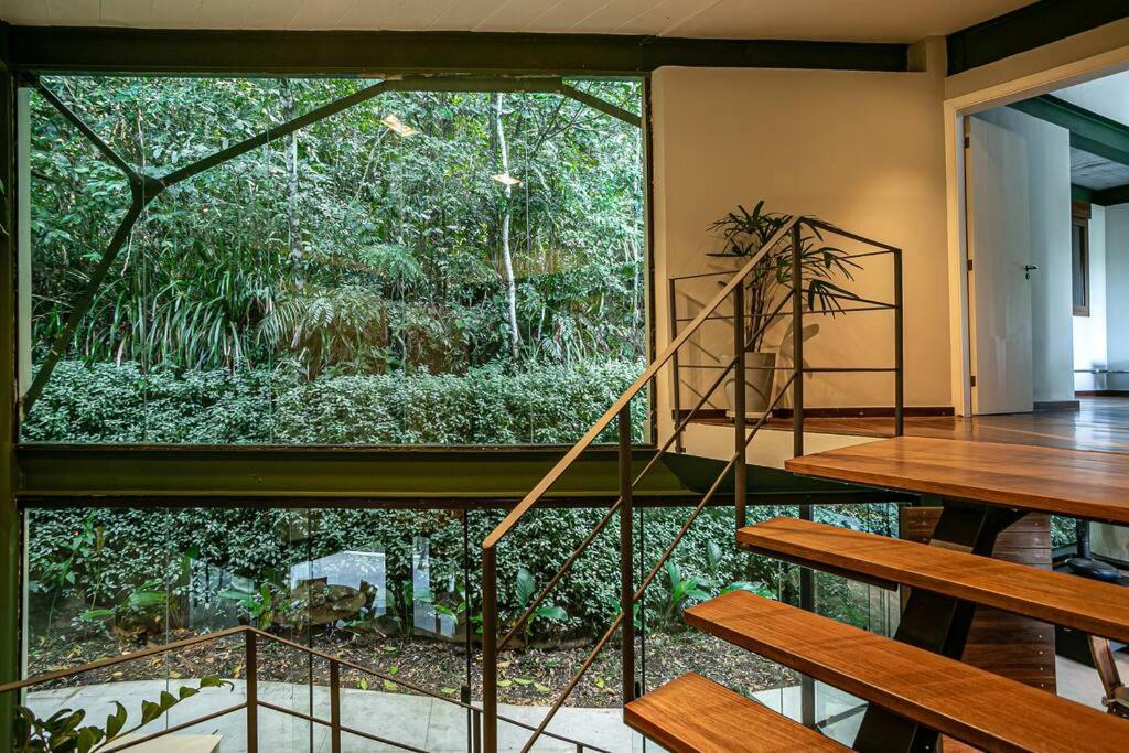 Casa espetacular e completa no condomínio Iporanga