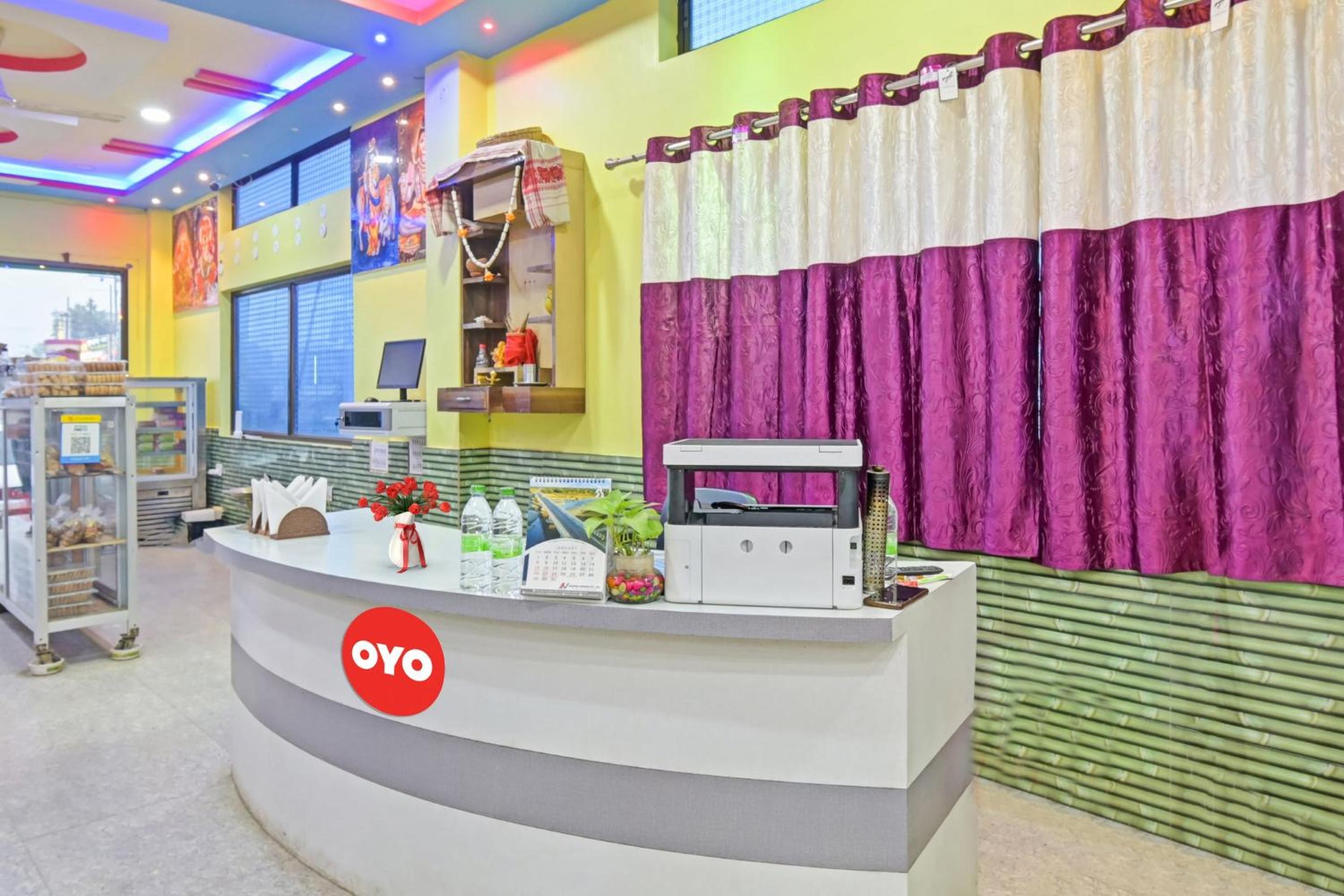 Lobby & Reception