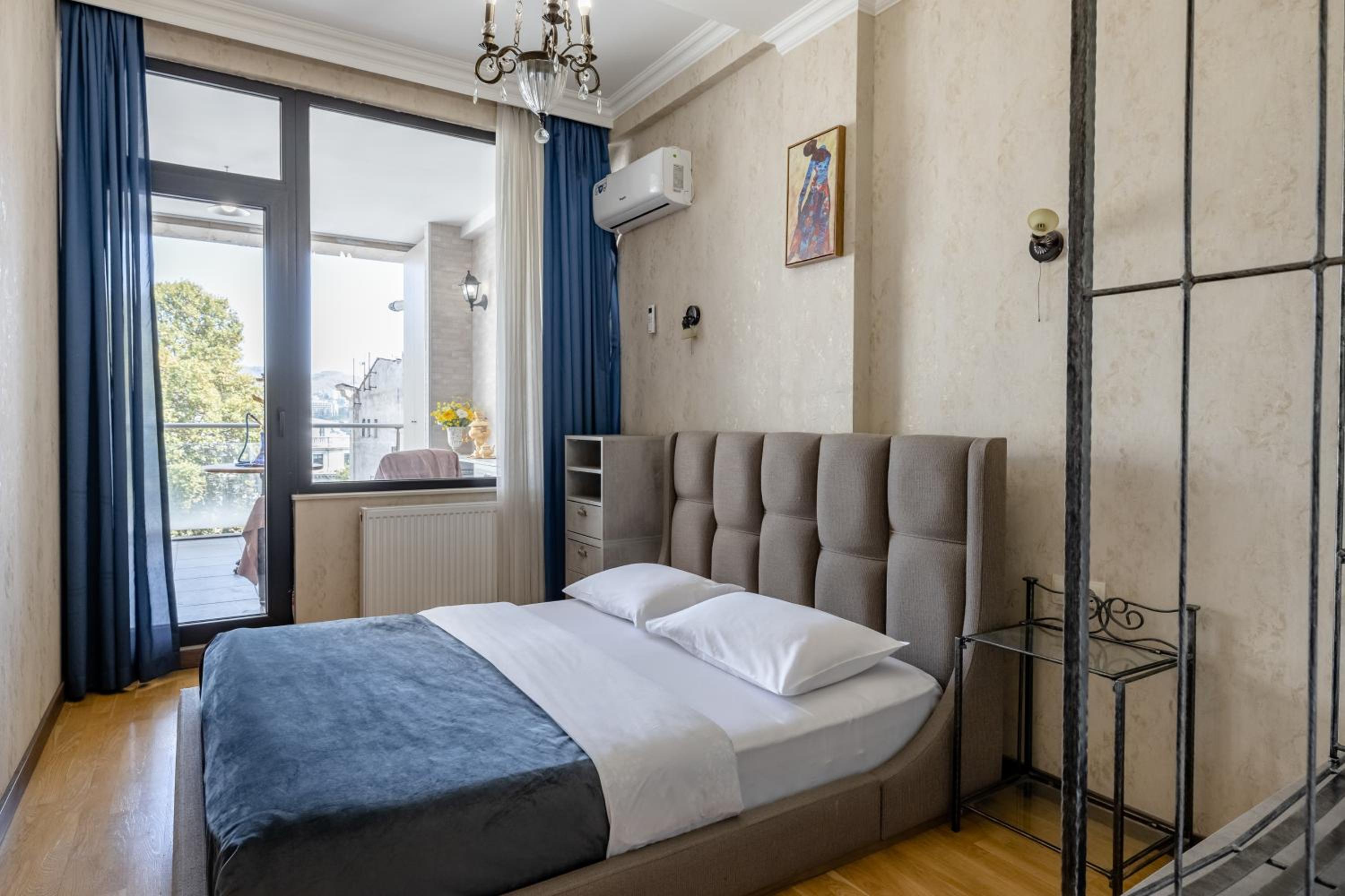 Apartment on Rustaveli avenue