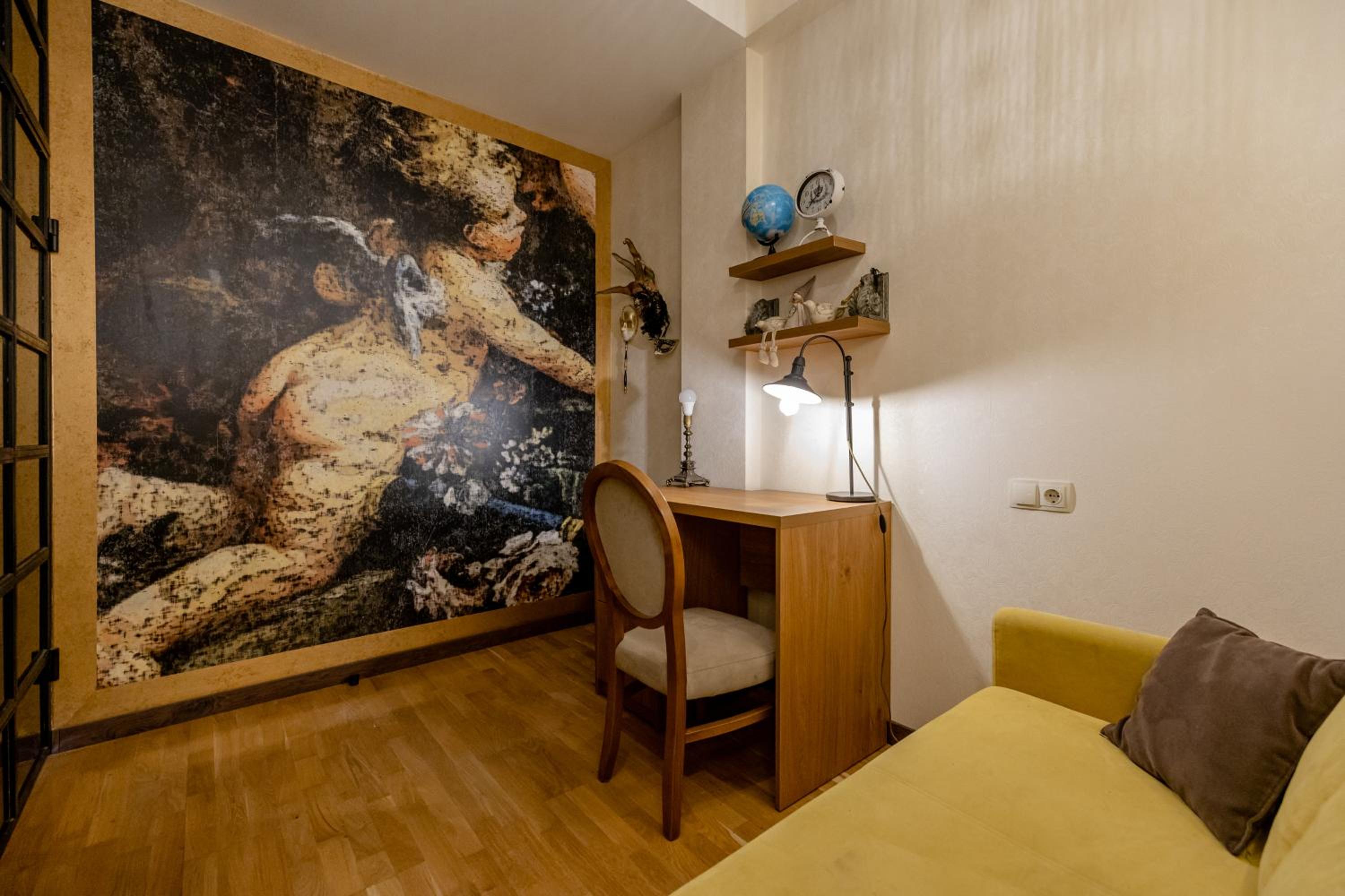 Apartment on Rustaveli avenue