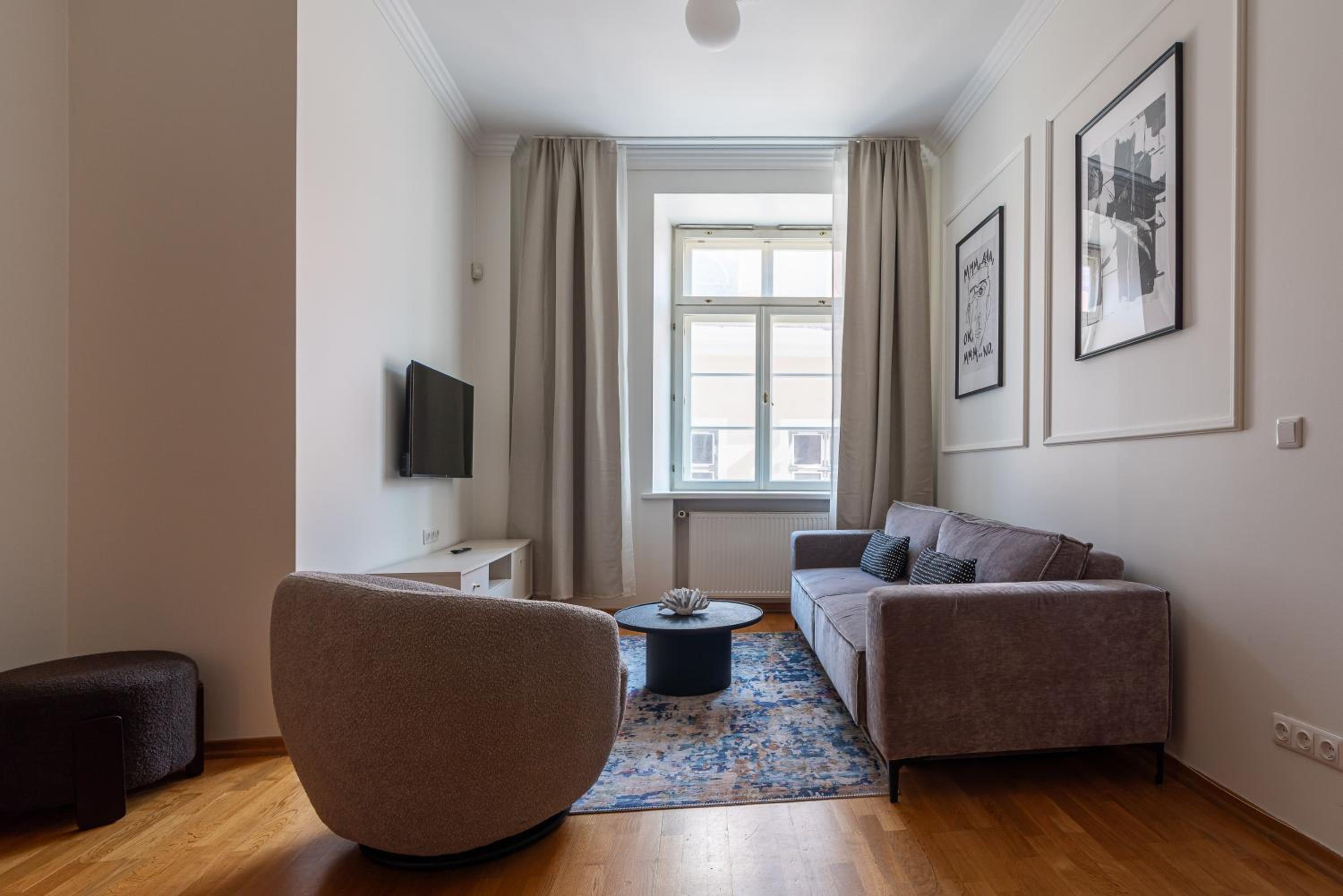 Old Town - Hall Square Apartment view 3