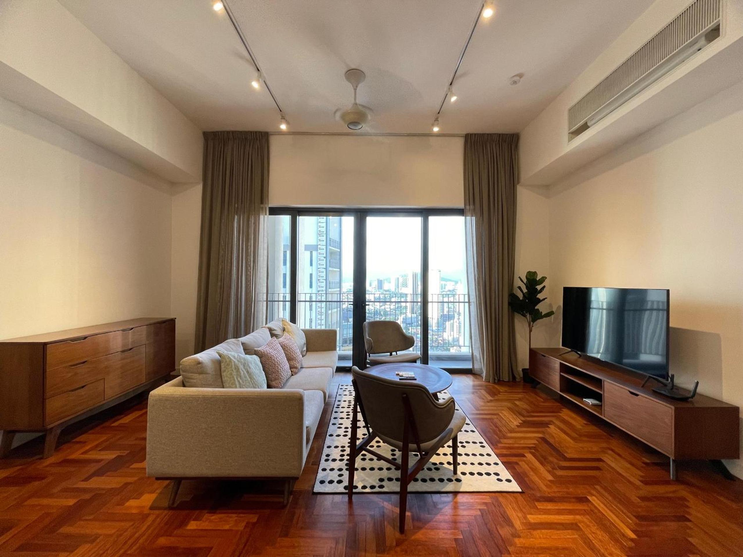 The Robertson-Bukit Bintang by PILLOWTALKS