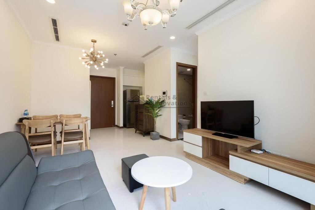 1 BR in Landmark plus Building