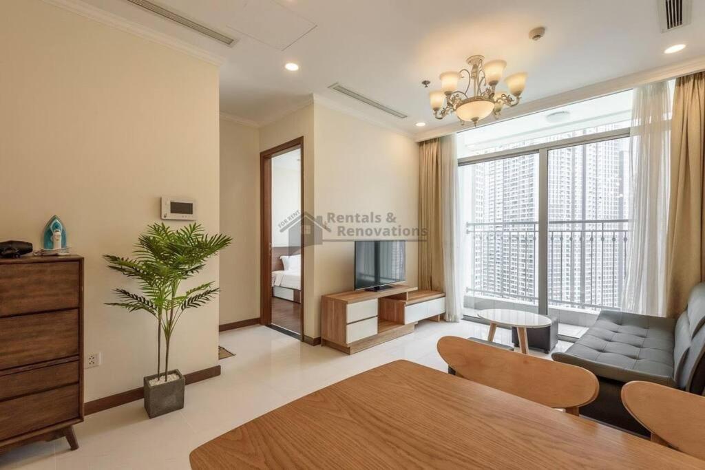 1 BR in Landmark plus Building