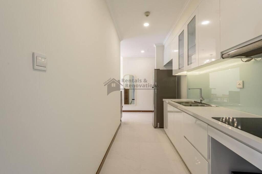 1 BR in Landmark plus Building