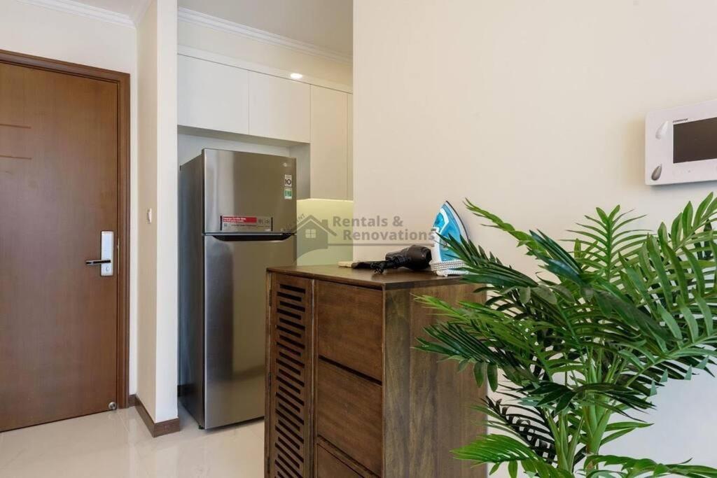 1 BR in Landmark plus Building