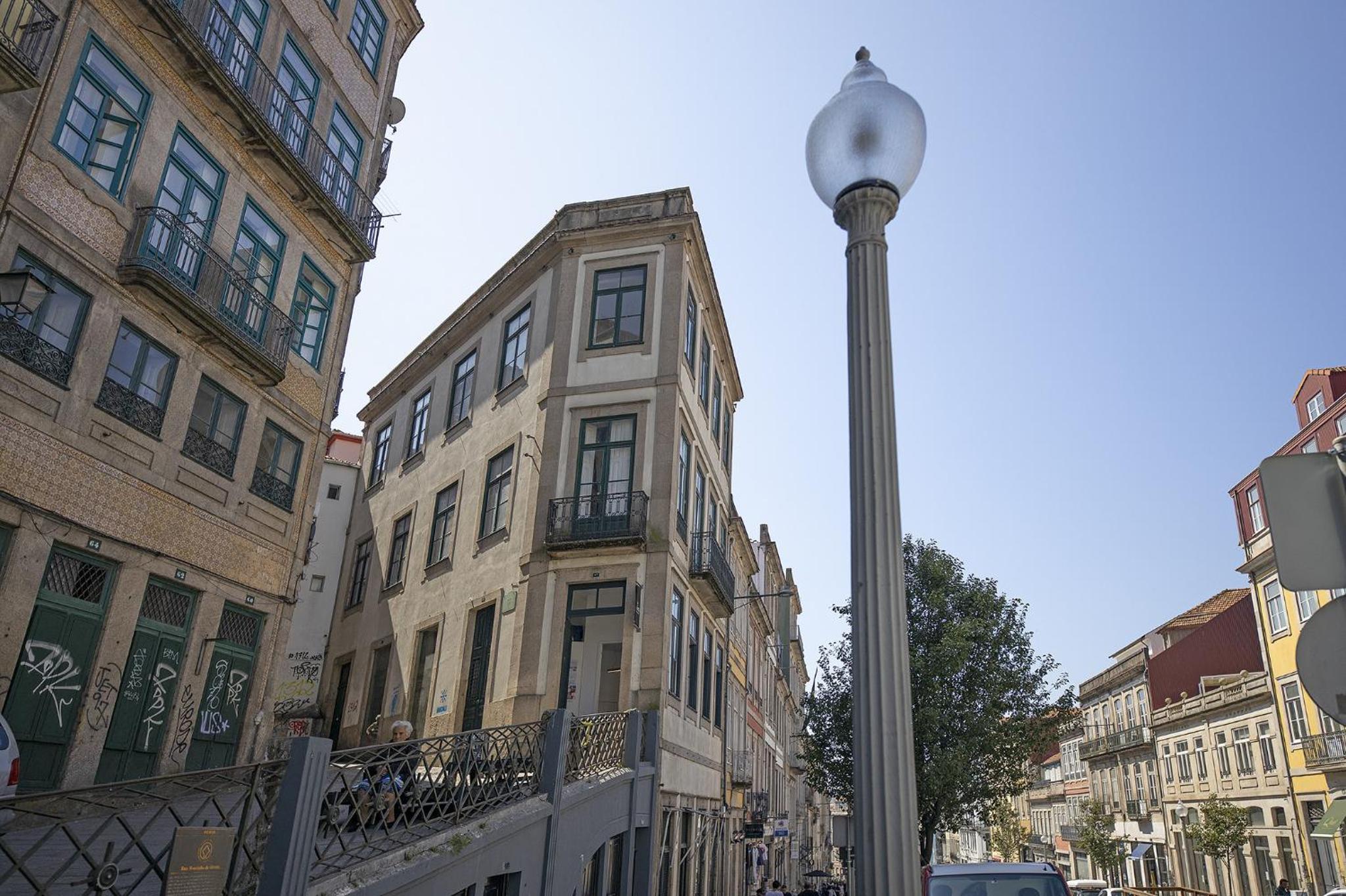 FLH Porto Blue Studios view 3