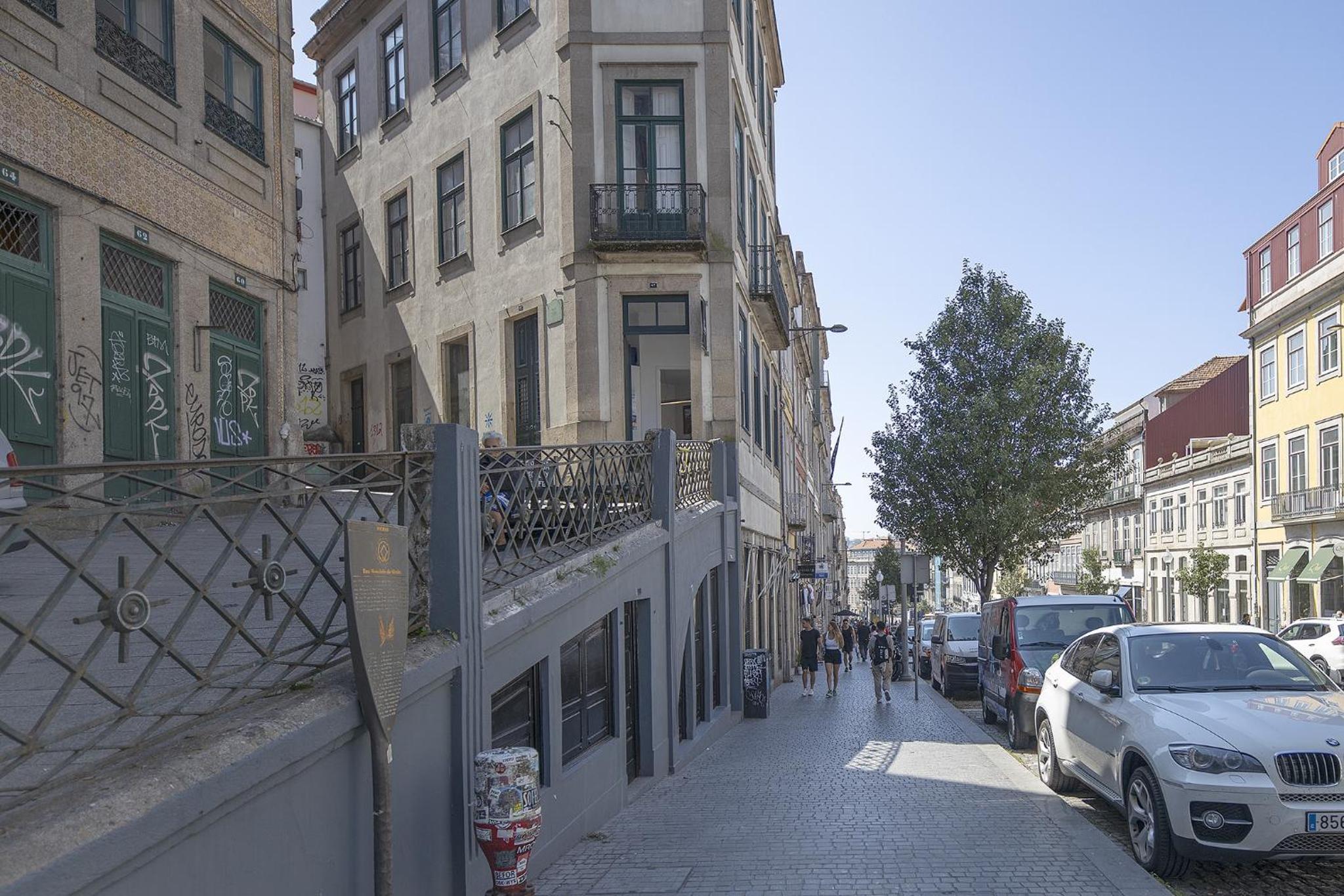 FLH Porto Blue Studios view 4