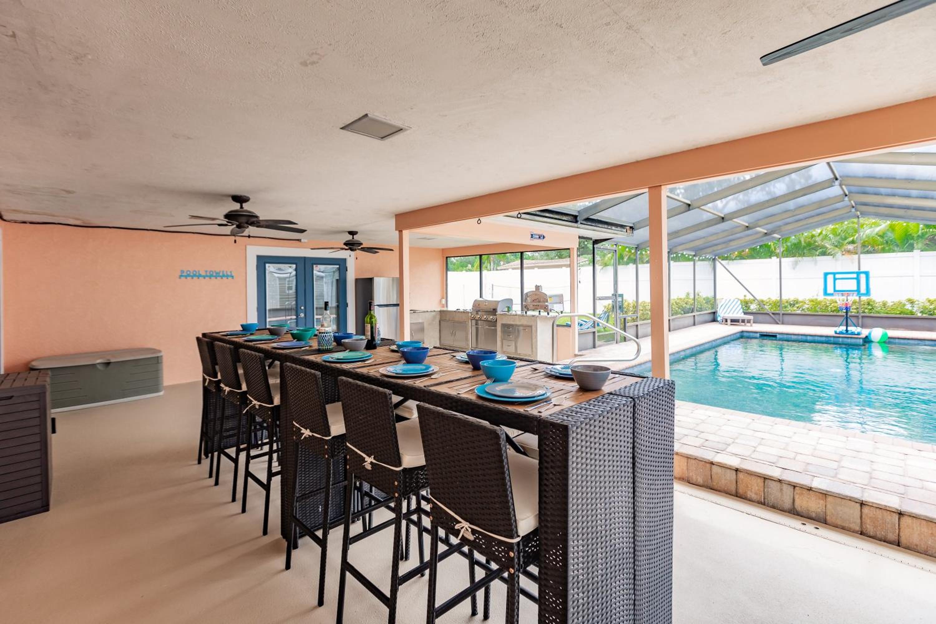 Grinning Gecko 4Bdr3Bath NEW Pool House, Heated Salt Pool, Indoor-Outdoor Kitchen and Fireplaces, Putting Green, Bocce Court-Within 6 miles of AMI