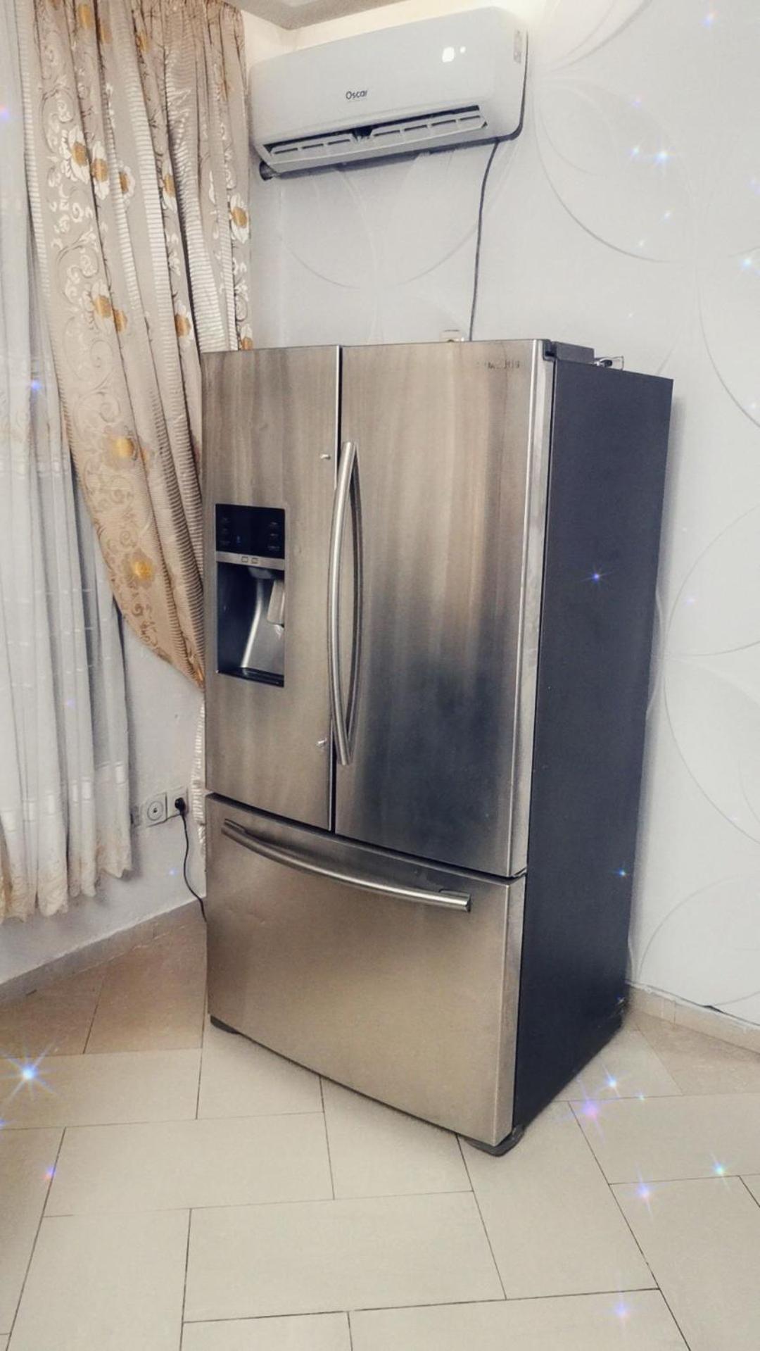 SMART CITY - APPARTEMENT VIP - WiFi, Voiture de location & Parking