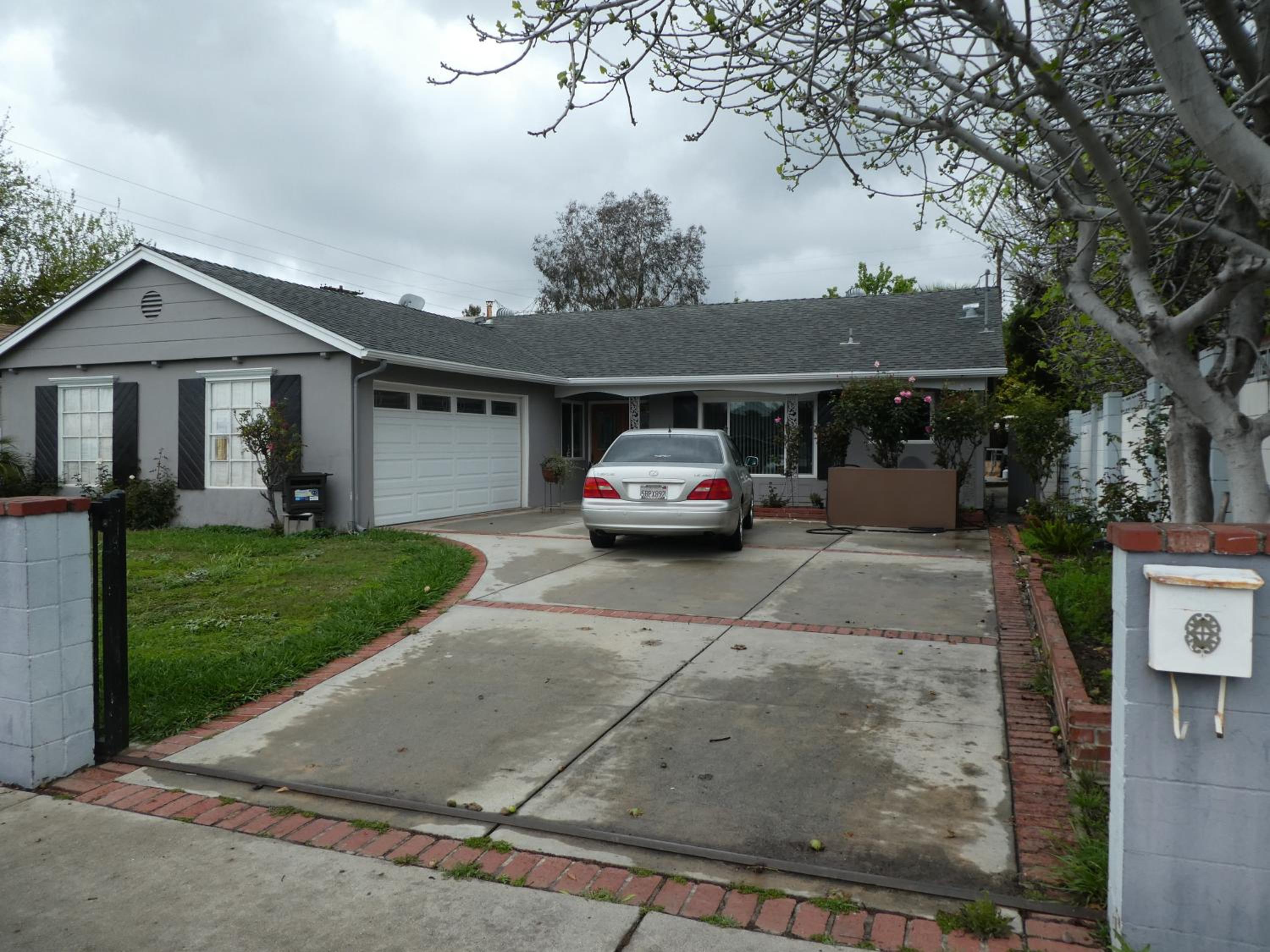Nice Northridge 4-2-2 Pool home near CSUN and Pierce College - Property Image 8