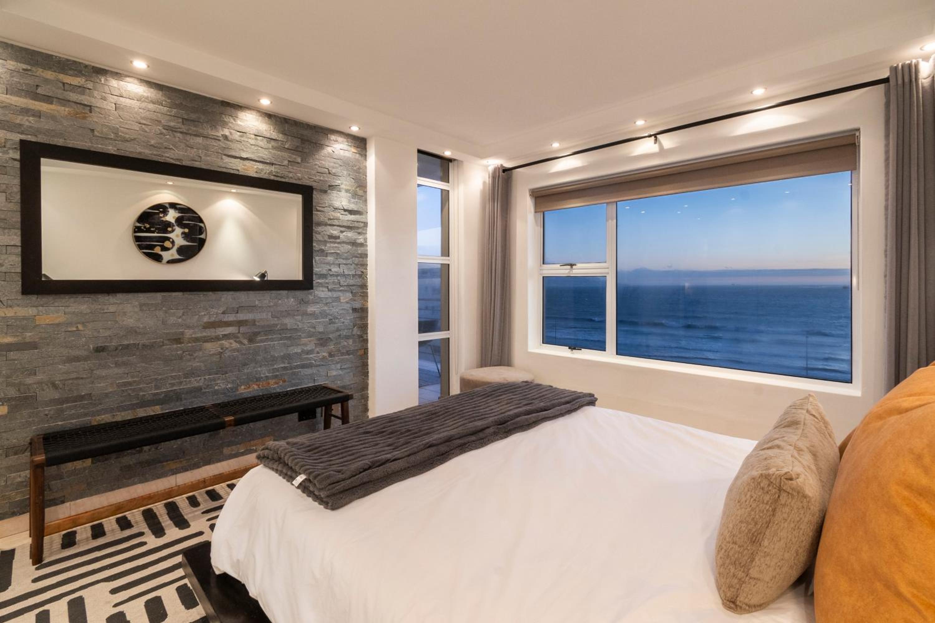 Stylish Sunlit Ocean View Oasis!