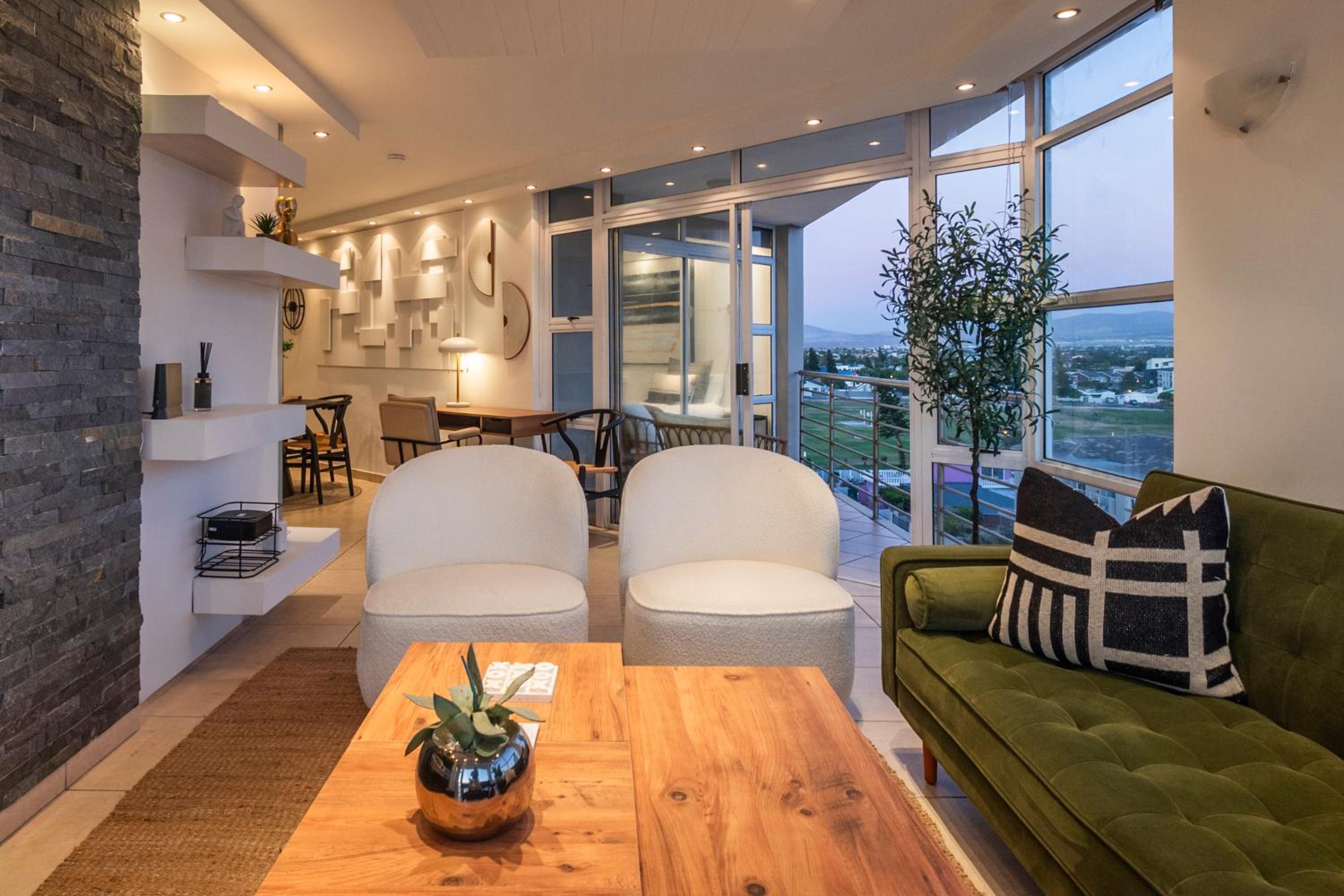 Stylish Sunlit Ocean View Oasis!