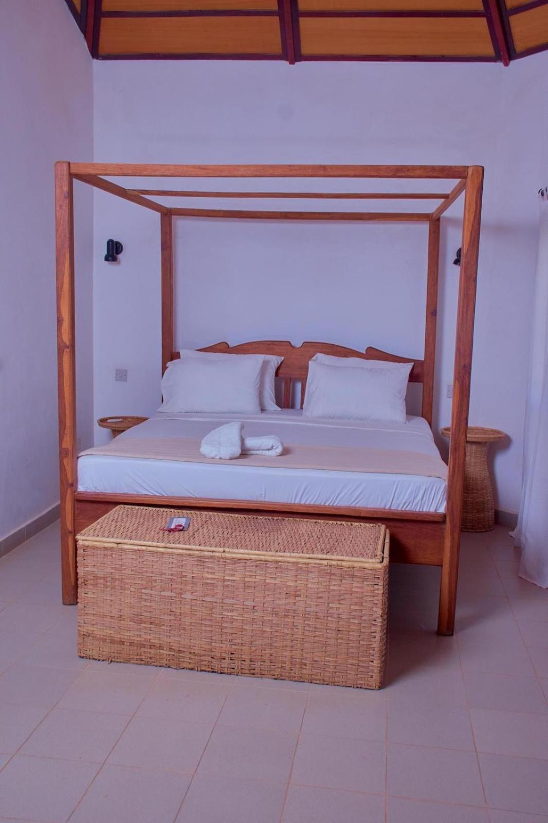 Elsewhere-Farakunku Eco Lodges