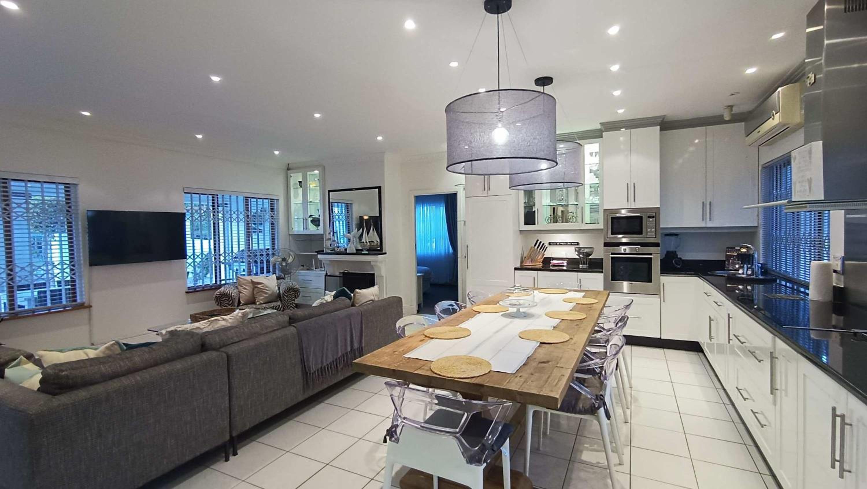 Villa Mintos - 4 bed 3 bath, Pool, 750m to Robberg 5 Beach view 3