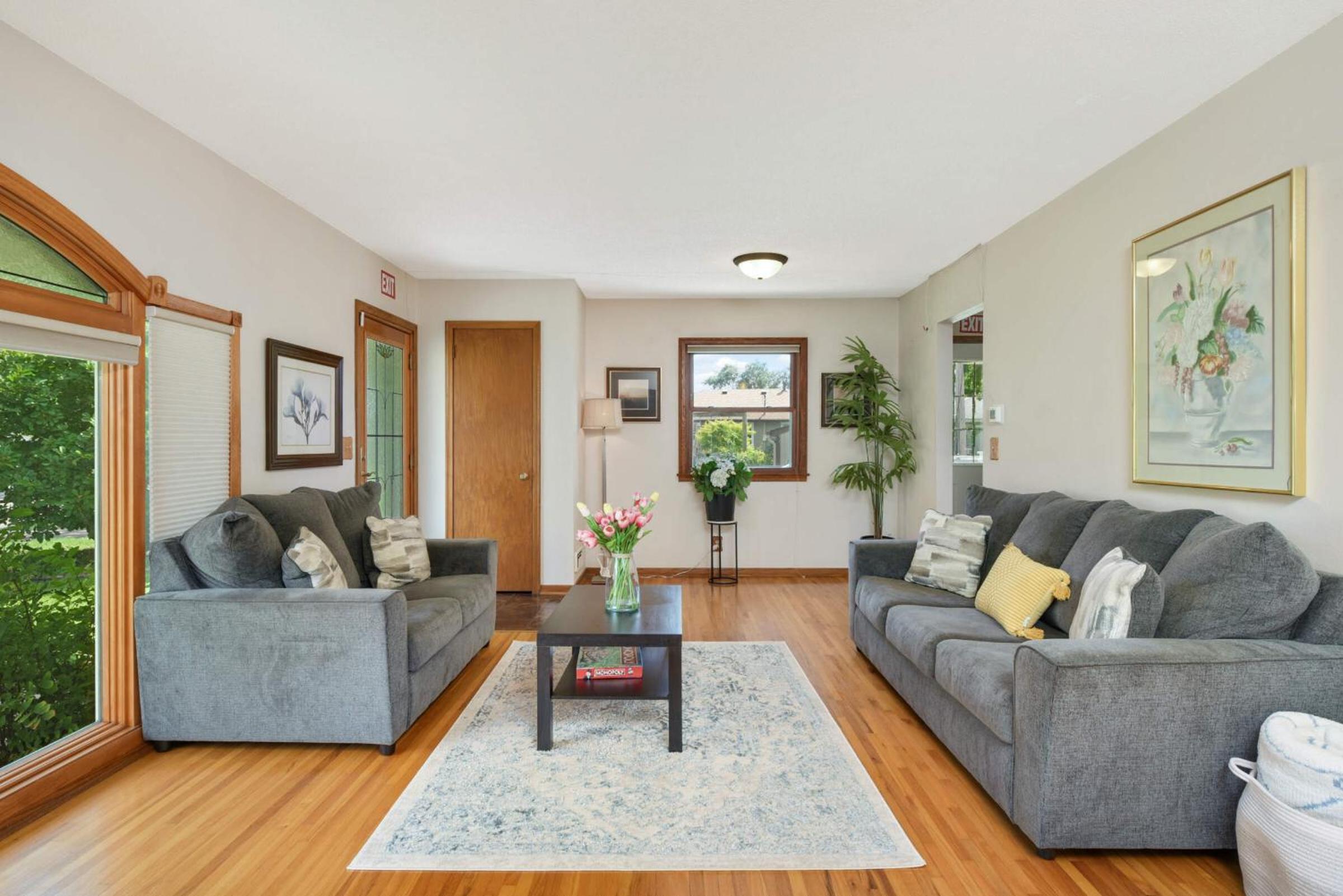 Cottage Grove Haven, Spacious 4-Bed, 3 Baths Retreat