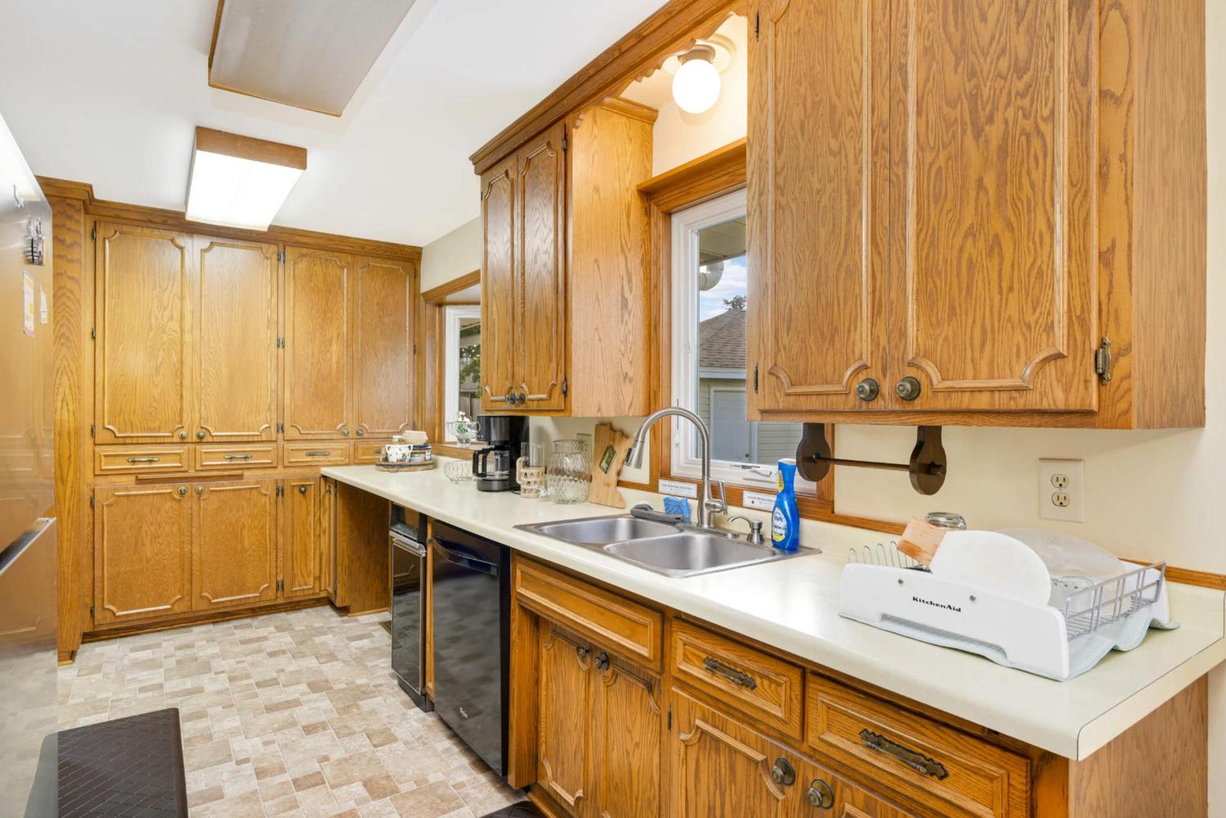 Cottage Grove Haven, Spacious 4-Bed, 3 Baths Retreat, photo 13