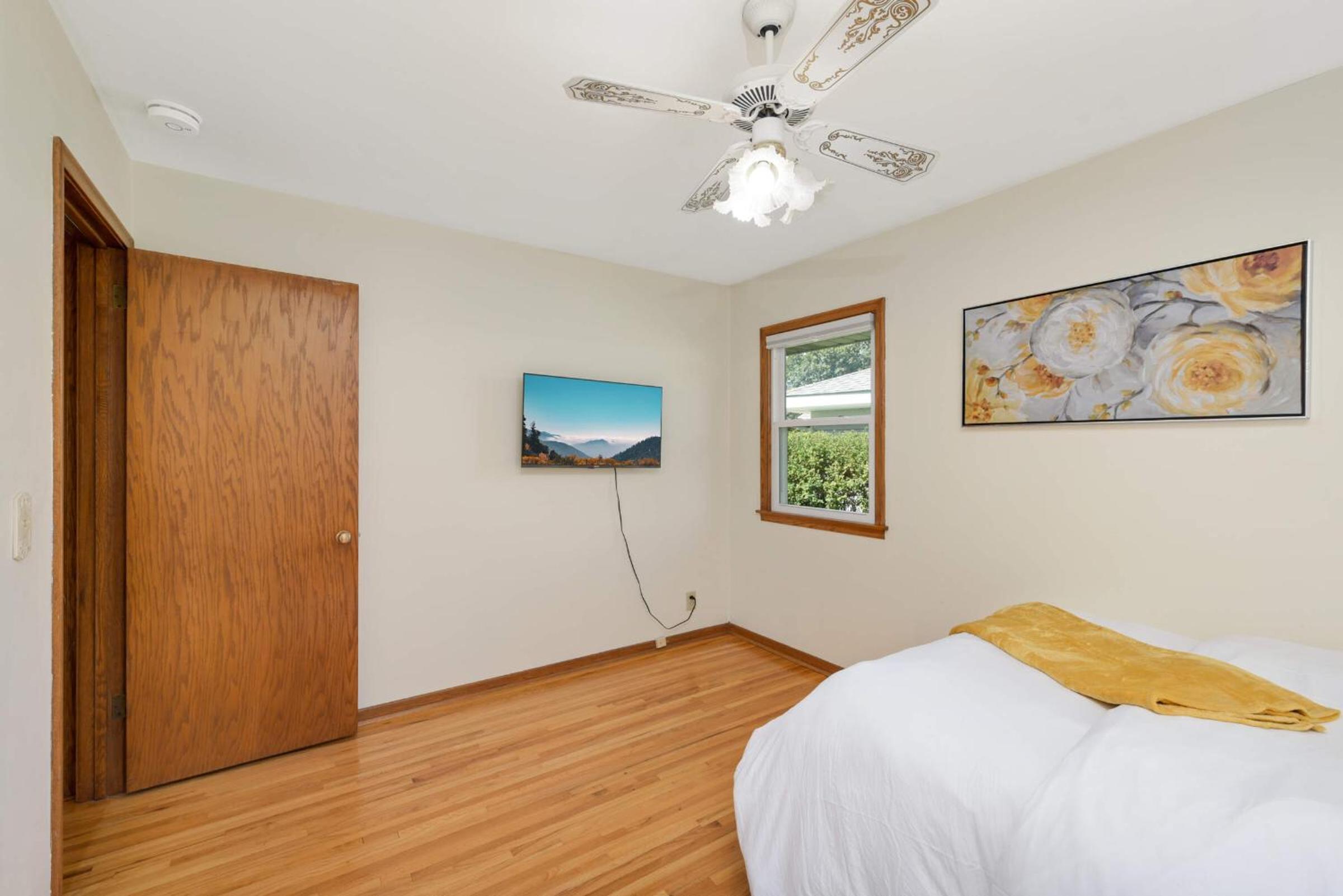 Cottage Grove Haven, Spacious 4-Bed, 3 Baths Retreat, photo 10